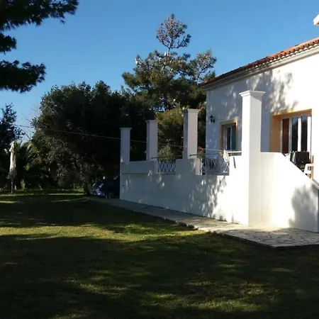 Вилла Dionisia, Relaxation With Jacuzzi Retreat Свороната